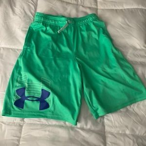 Under Armour boys shorts size large